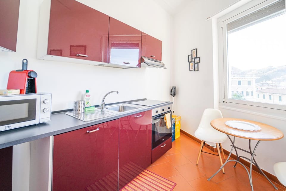 Coffee/tea facilities, Kitchen or kitchenette, Dining area, minibar, pet friendly, stove