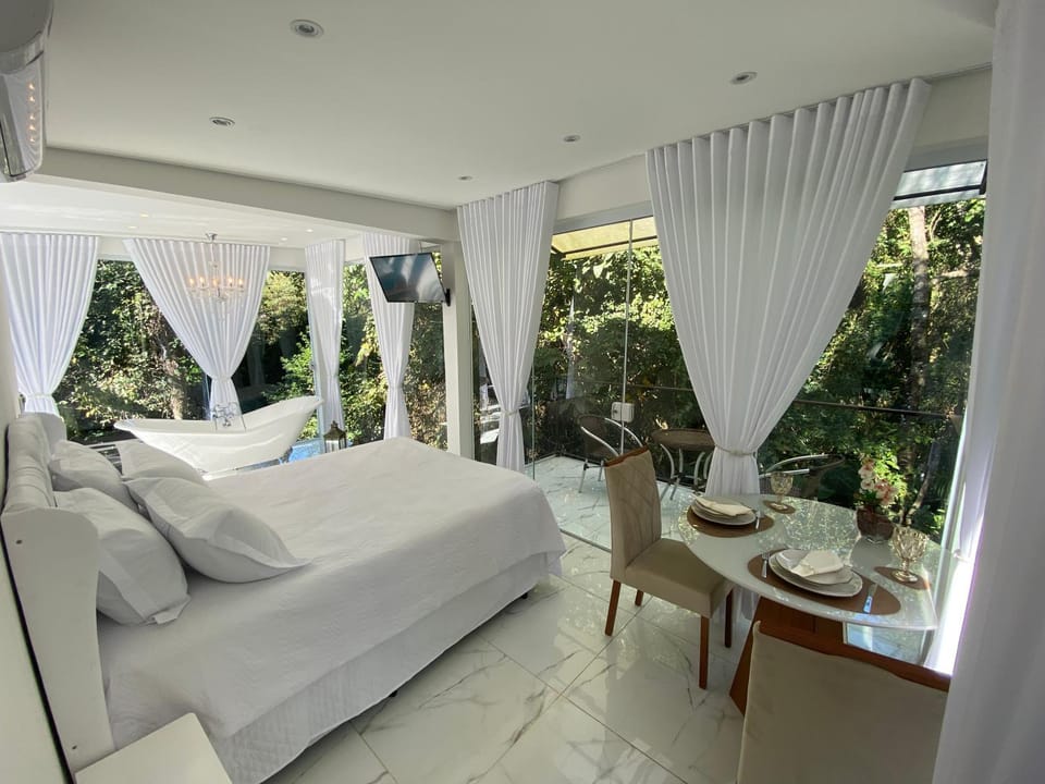 Loft Vidro Vitoriano em Condomínio Rota do Vinho São Roque Nature lodge in State of São Paulo