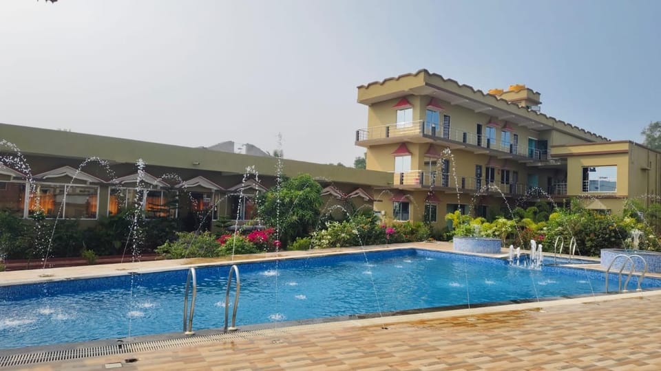 Swimming pool