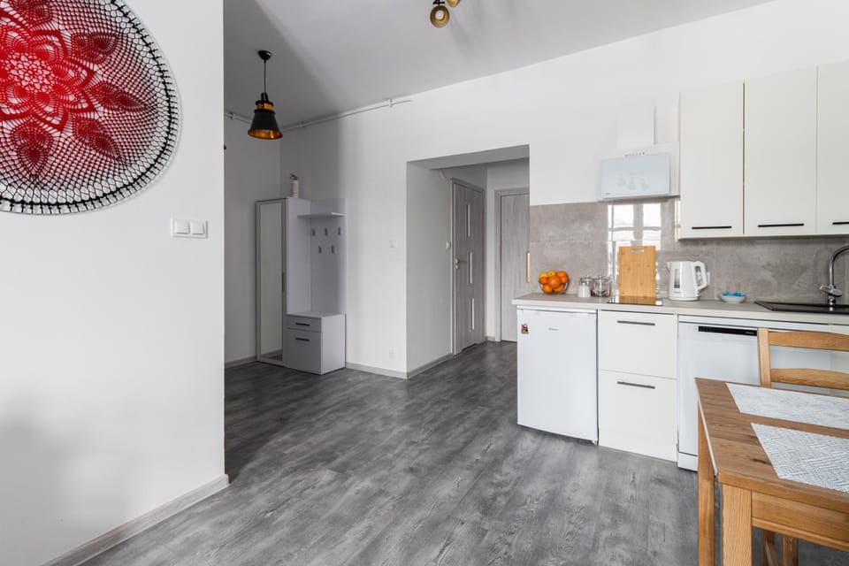 Communal lounge/ TV room, Kitchen or kitchenette, dishwasher, pet friendly, stove