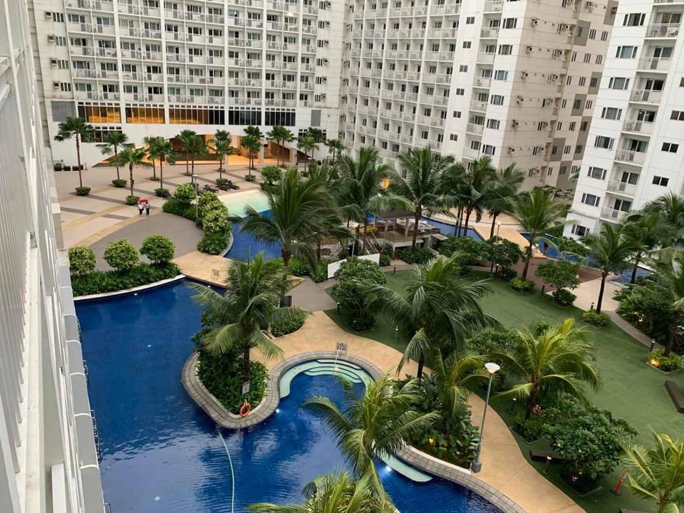 View (from property/room), City view, Pool view