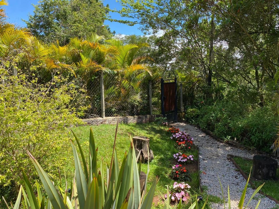 Loft Vidro Garden em Condomínio Rota do Vinho São Roque Nature lodge in State of São Paulo