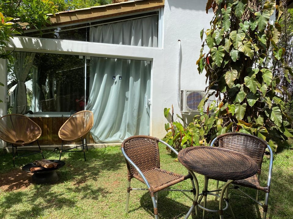 Loft Vidro Garden em Condomínio Rota do Vinho São Roque Nature lodge in State of São Paulo