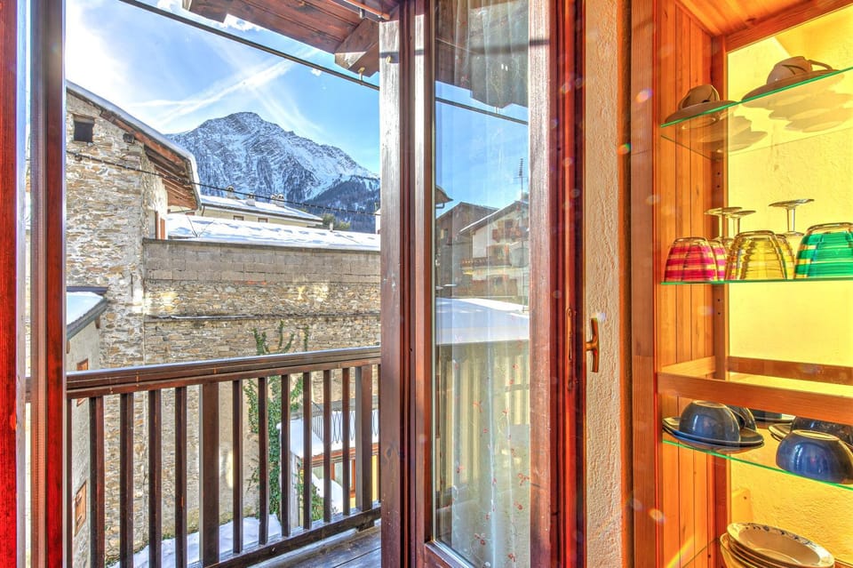 APPARTAMENTO CLAIRE - Relax con splendida vista - COUR 0081 Apartment in Courmayeur