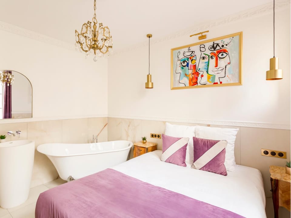 Bed, Decorative detail, Bedroom, Bath