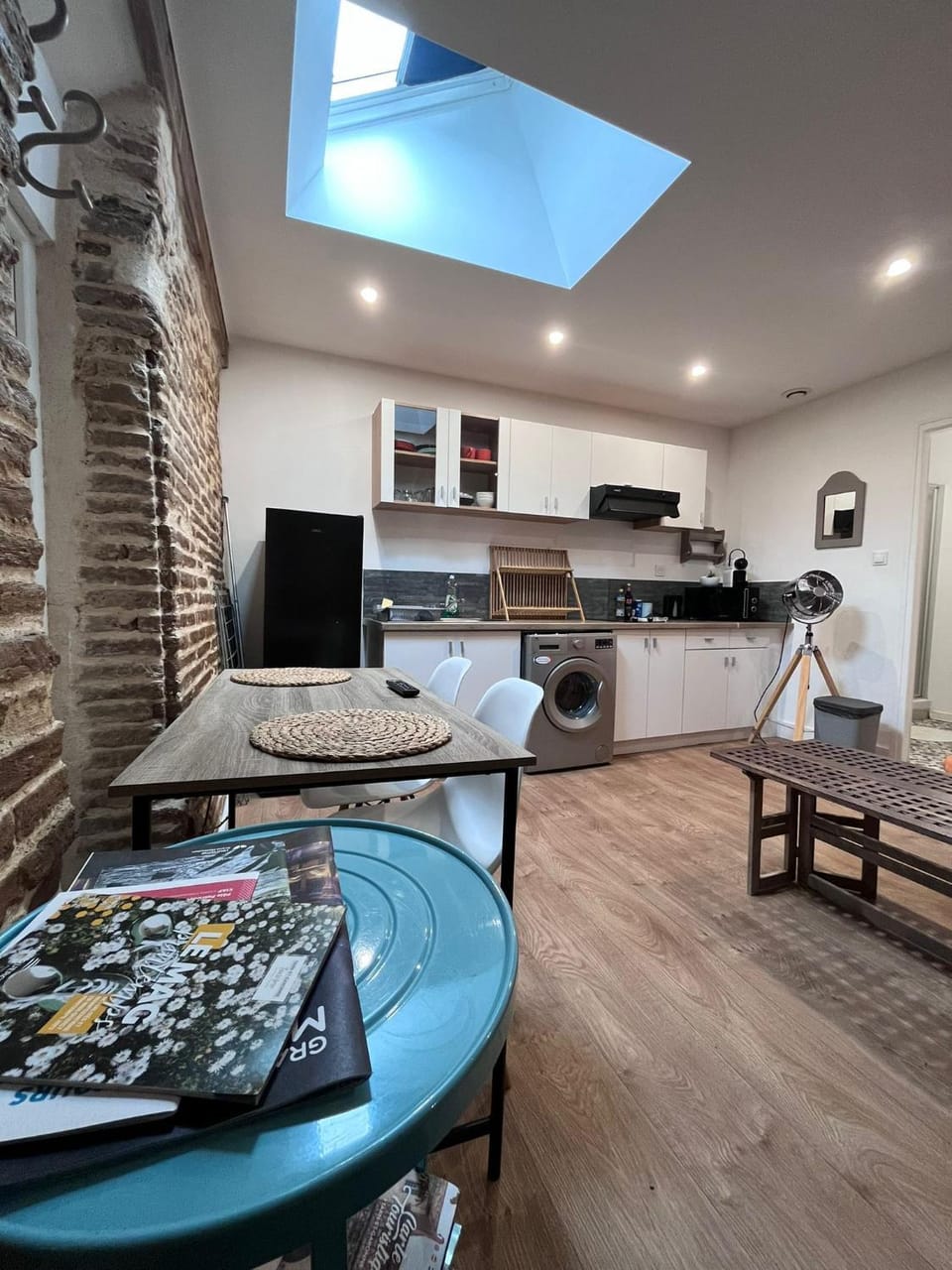 Seating area, Dining area