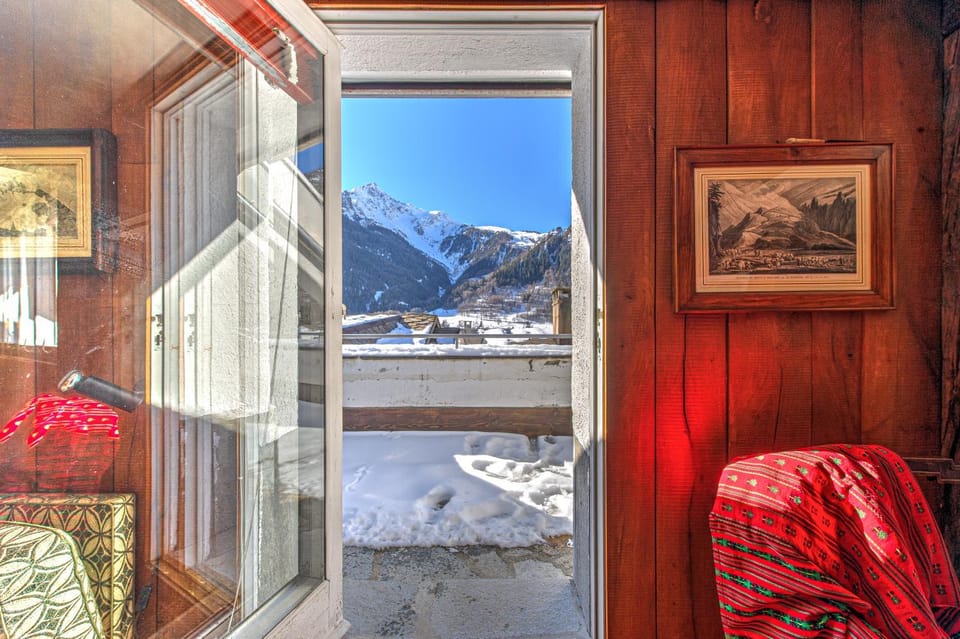 MAISON ROSE - Relax e vista spettacolare - COUR 0111 Apartment in Courmayeur