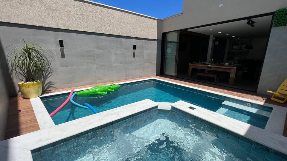Swimming pool, Swimming pool