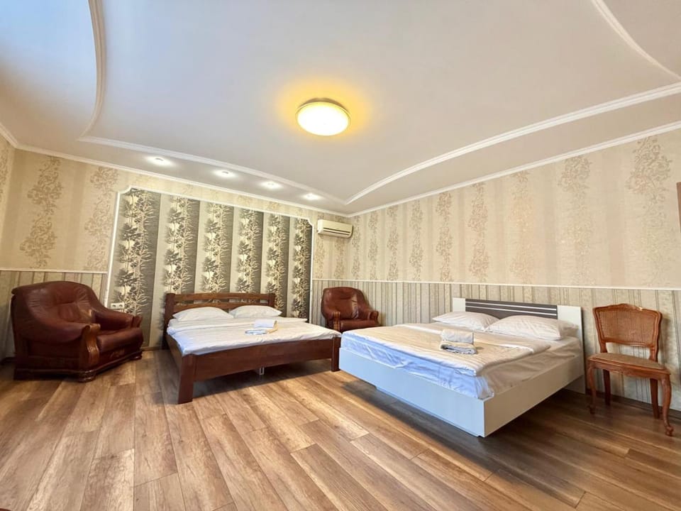 ApartPoltava 100 квадратних метрів затишку в серці Полтави, Корпусний парк, Банківський ЧЕК Apartment in Ukraine