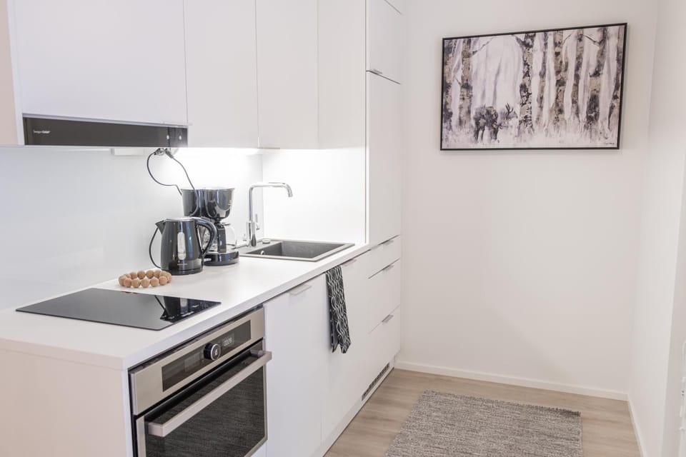 Coffee/tea facilities, Kitchen or kitchenette, microwave, oven, stove, toaster