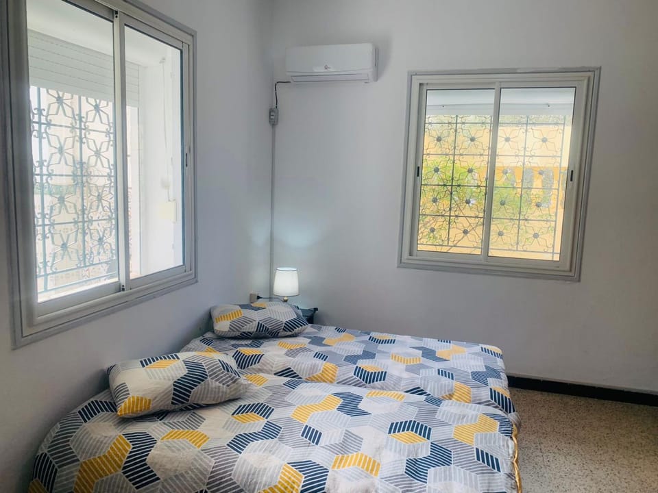 Bedroom, air conditioner