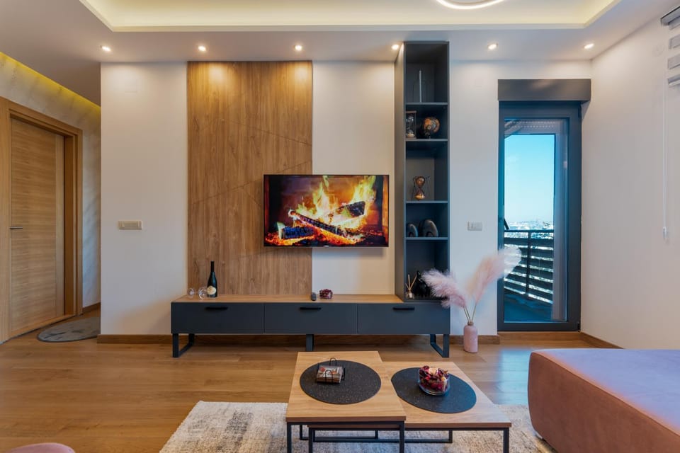 Communal lounge/ TV room, TV and multimedia, Living room, Seating area, Evening entertainment