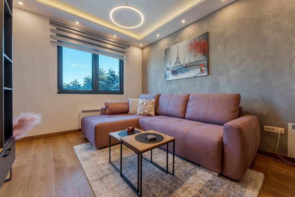 TV and multimedia, Living room, Seating area, internet