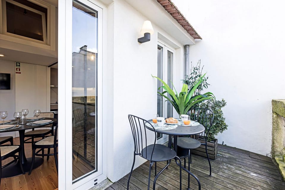 Bonfim Elegant Duplex w/ AC by LovelyStay Apartment in Porto