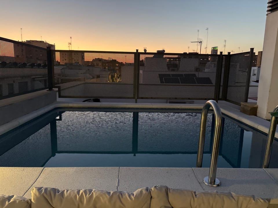 ATICO TRIANA CON PISCINA PRIVADA Apartment in Seville