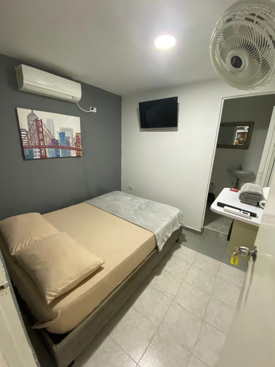 Bed, TV and multimedia, air conditioner