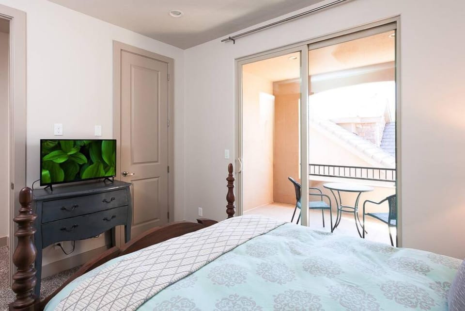 Desert Lily I Spacious End Unit I Clubhouse I Golfing I Kid Friendly House in Washington