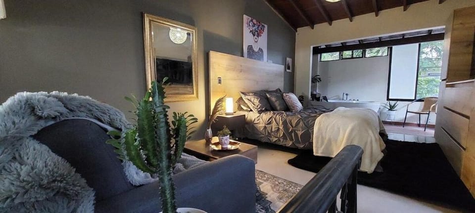 Loft Shakespeare l Private Jacuzzi l In Provenza House in Medellin
