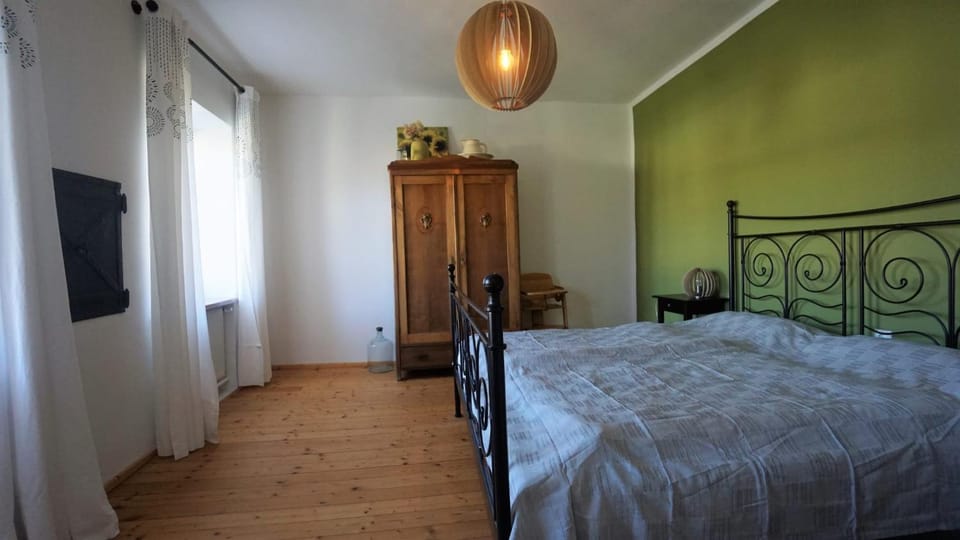 Bedroom, wardrobe