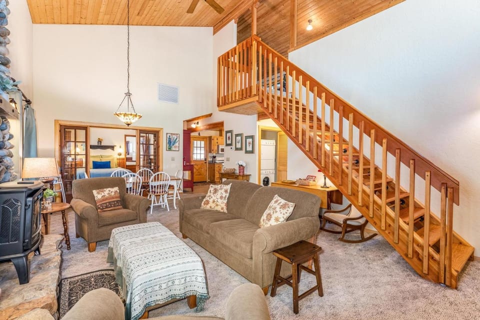 Place to Call Home - Cabin INSIDE Yosemite - Dog Friendly Cabin in Sierra Nevada