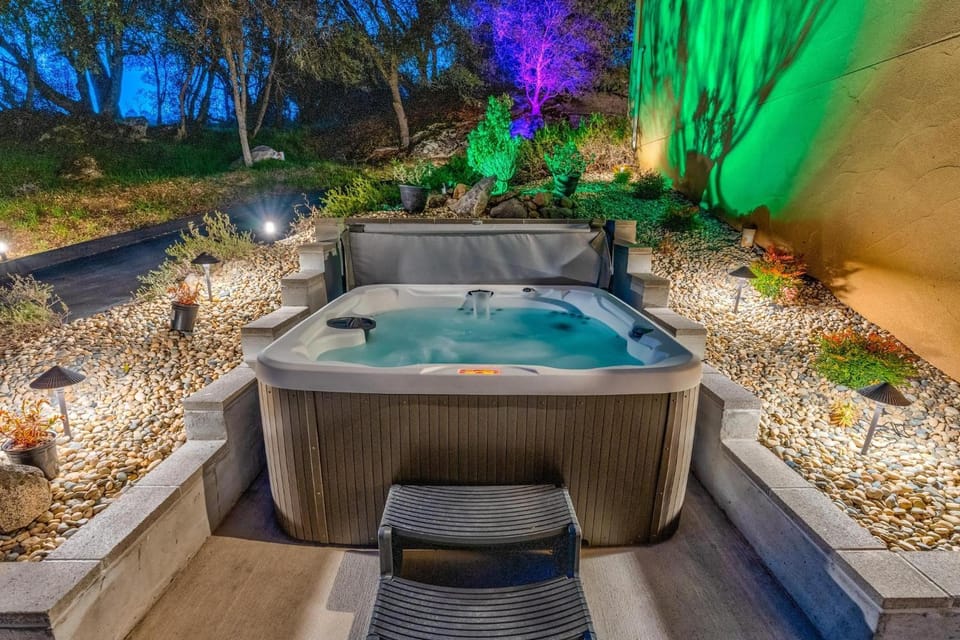 Big Oak Manor w/theater/hot tub/sauna/more House in Oakhurst