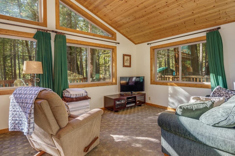 Peace of Mine - Cabin inside Yosemite - Dog Friendly Cabin in Sierra Nevada