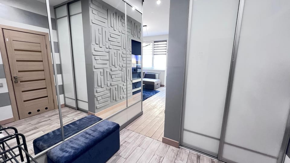 Photo of the whole room, wardrobe