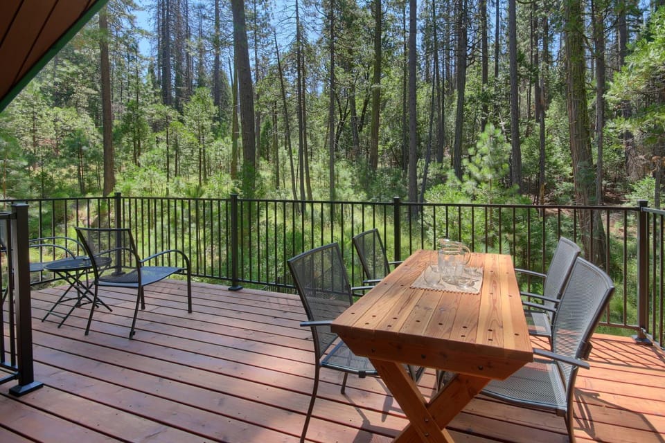 3 Springs Hideout - Family cabin with hot tub in Yosemite Cabin in Sierra Nevada