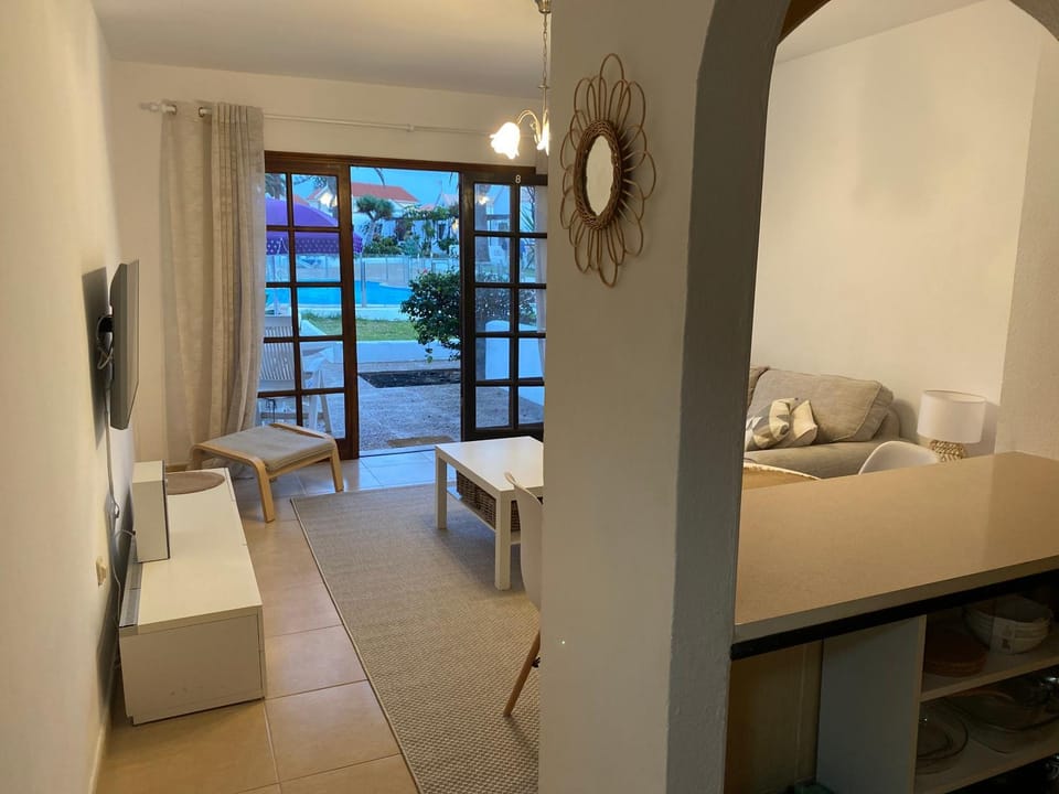 Estrella Del Mar 8. 1 Bedroom Villa with Pool and Gardens 300 metres from the beach Apartment in Corralejo