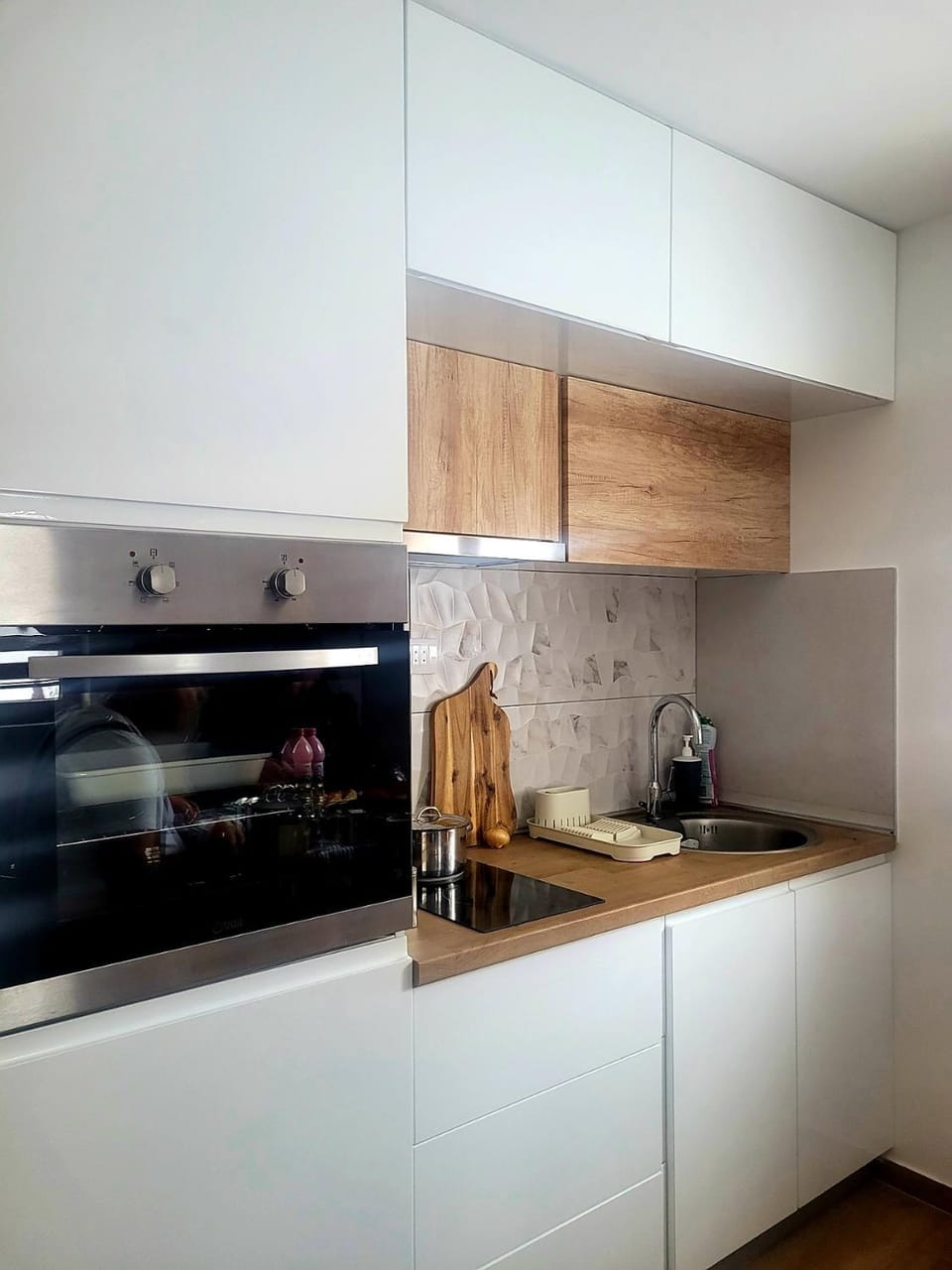 Kitchen or kitchenette, pet friendly, stove