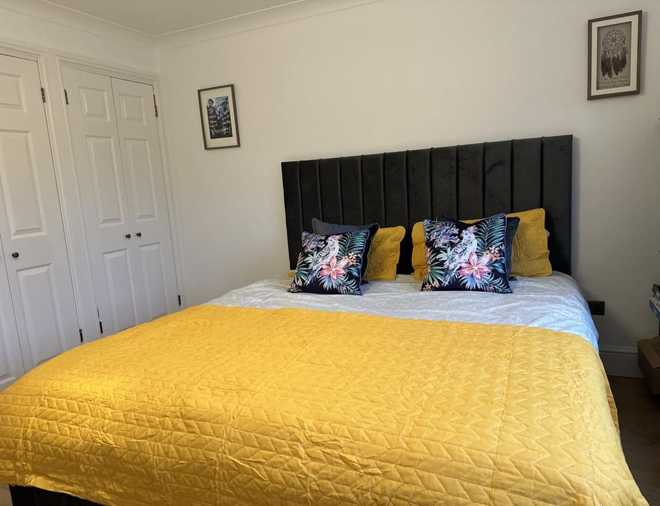 Bed, Bedroom, wardrobe