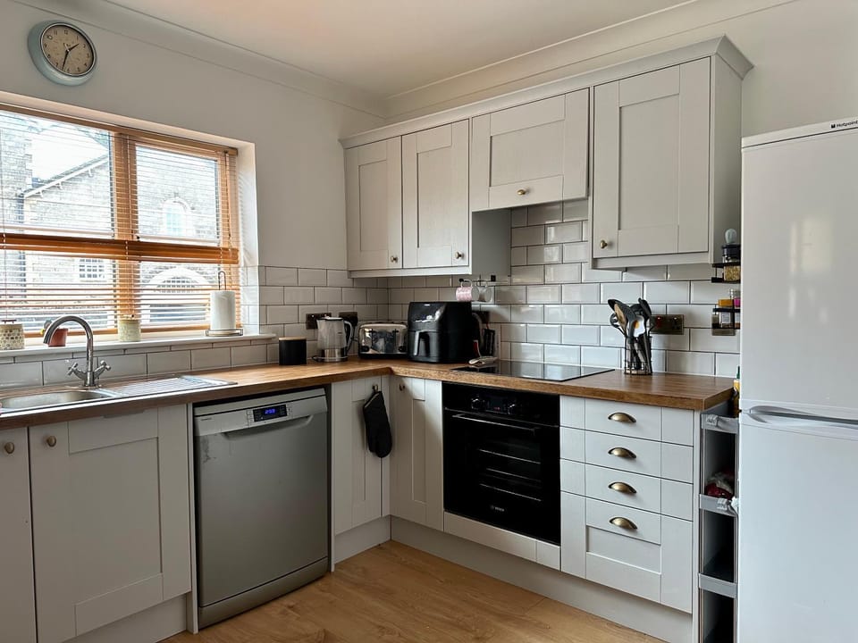 Kitchen or kitchenette, dishwasher, minibar, pet friendly, stove, toaster, kitchen