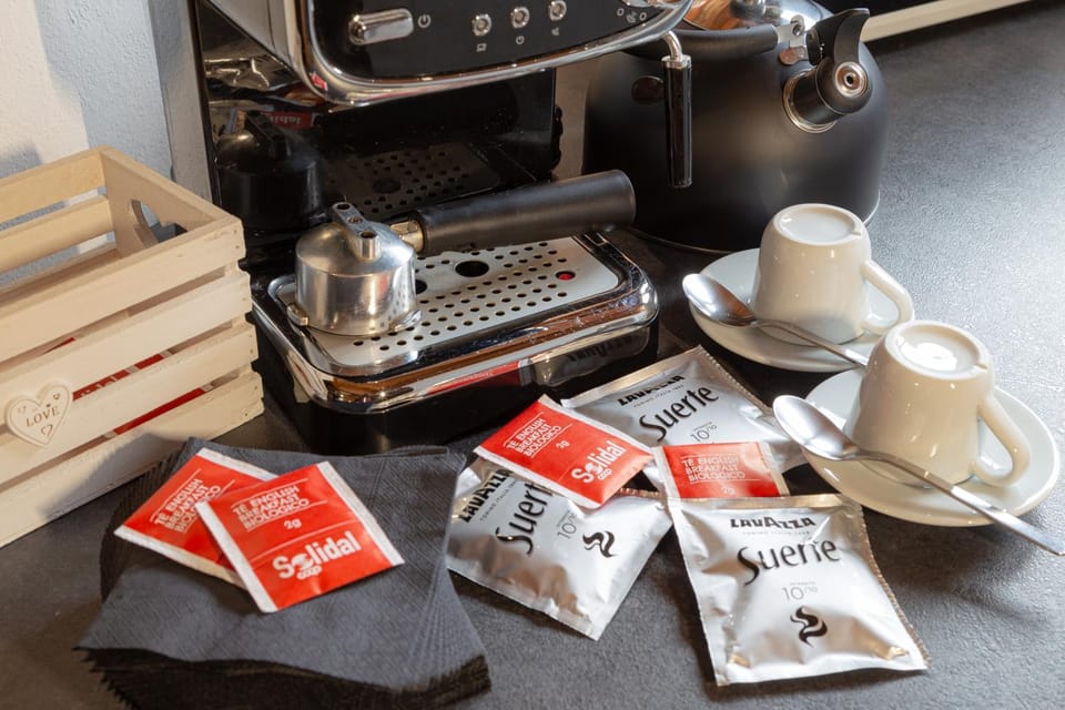 Coffee/tea facilities, Kitchen or kitchenette