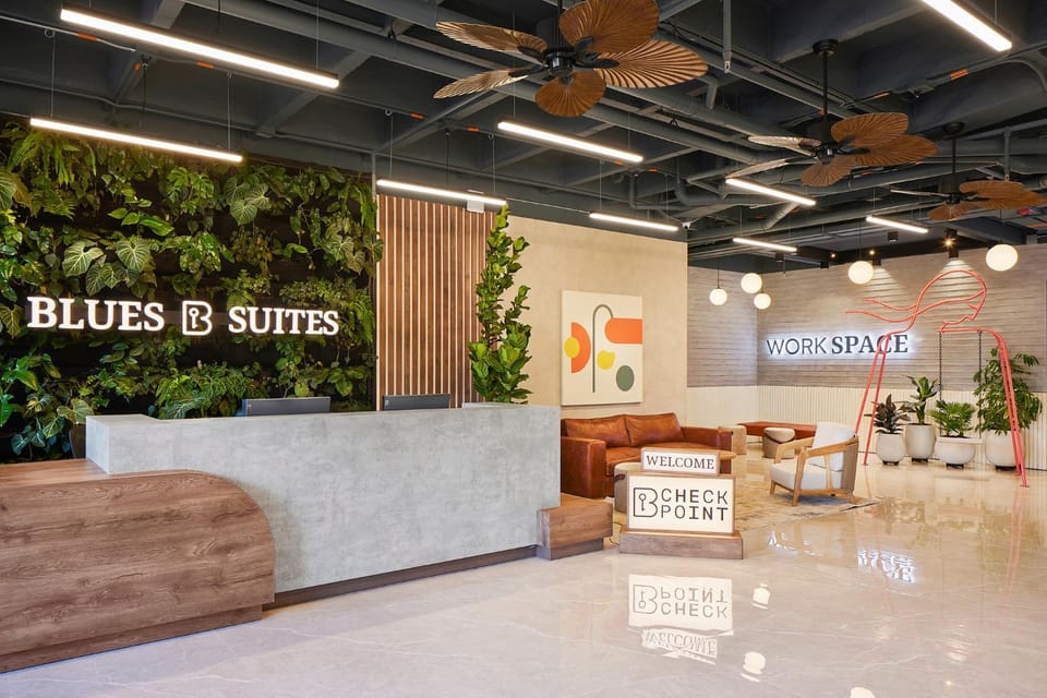 Property building, Facade/entrance, Lobby or reception