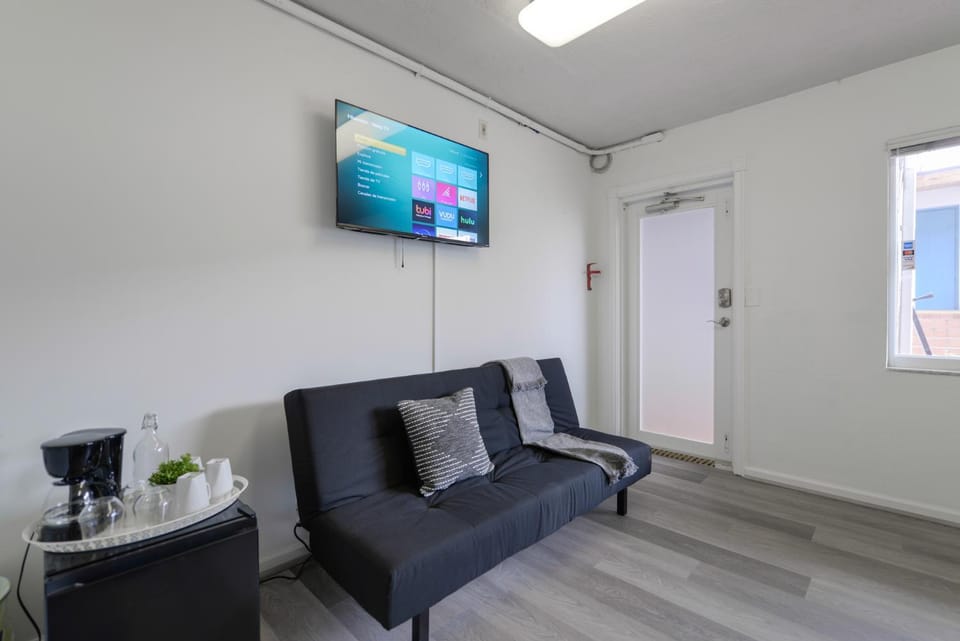 The mariner Suites #22 - Beachfront Studio Apartment in Hollywood Beach