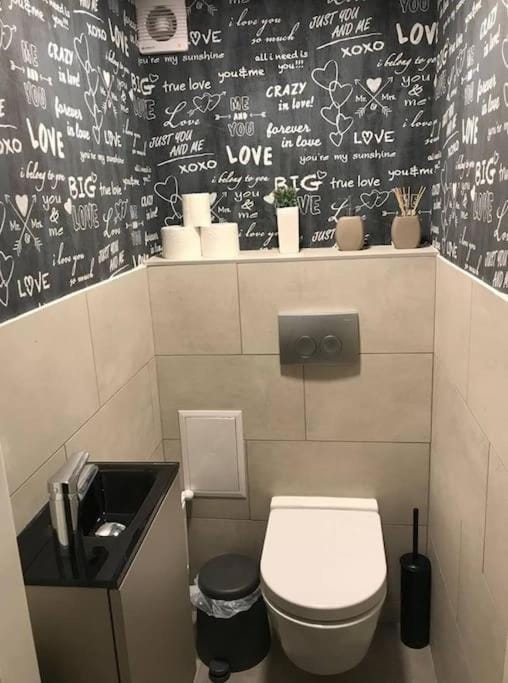 Toilet, Bathroom