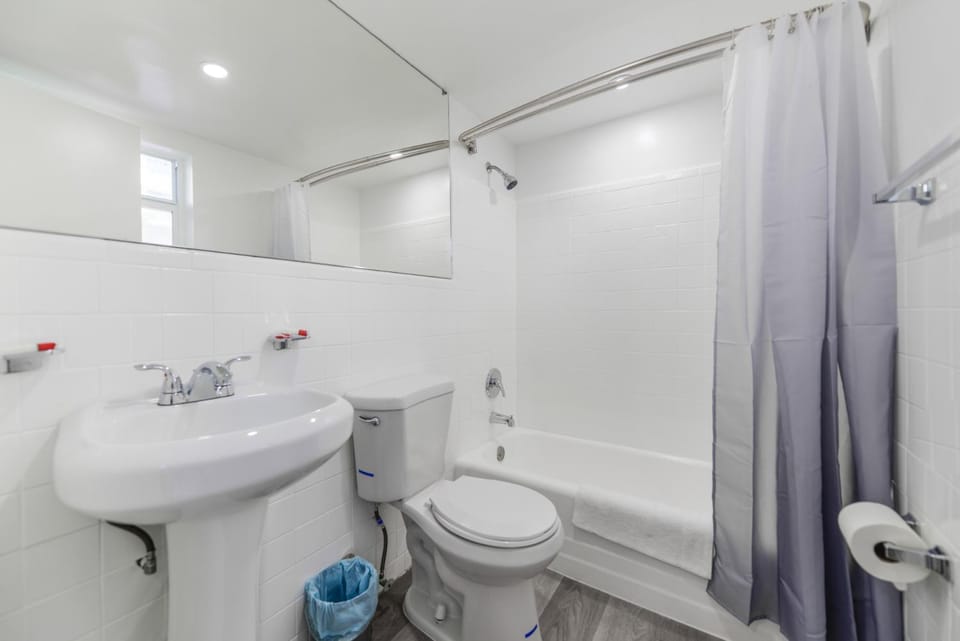 Peaceful Studio by the Beach with Parking - M25 Apartment in Hollywood Beach