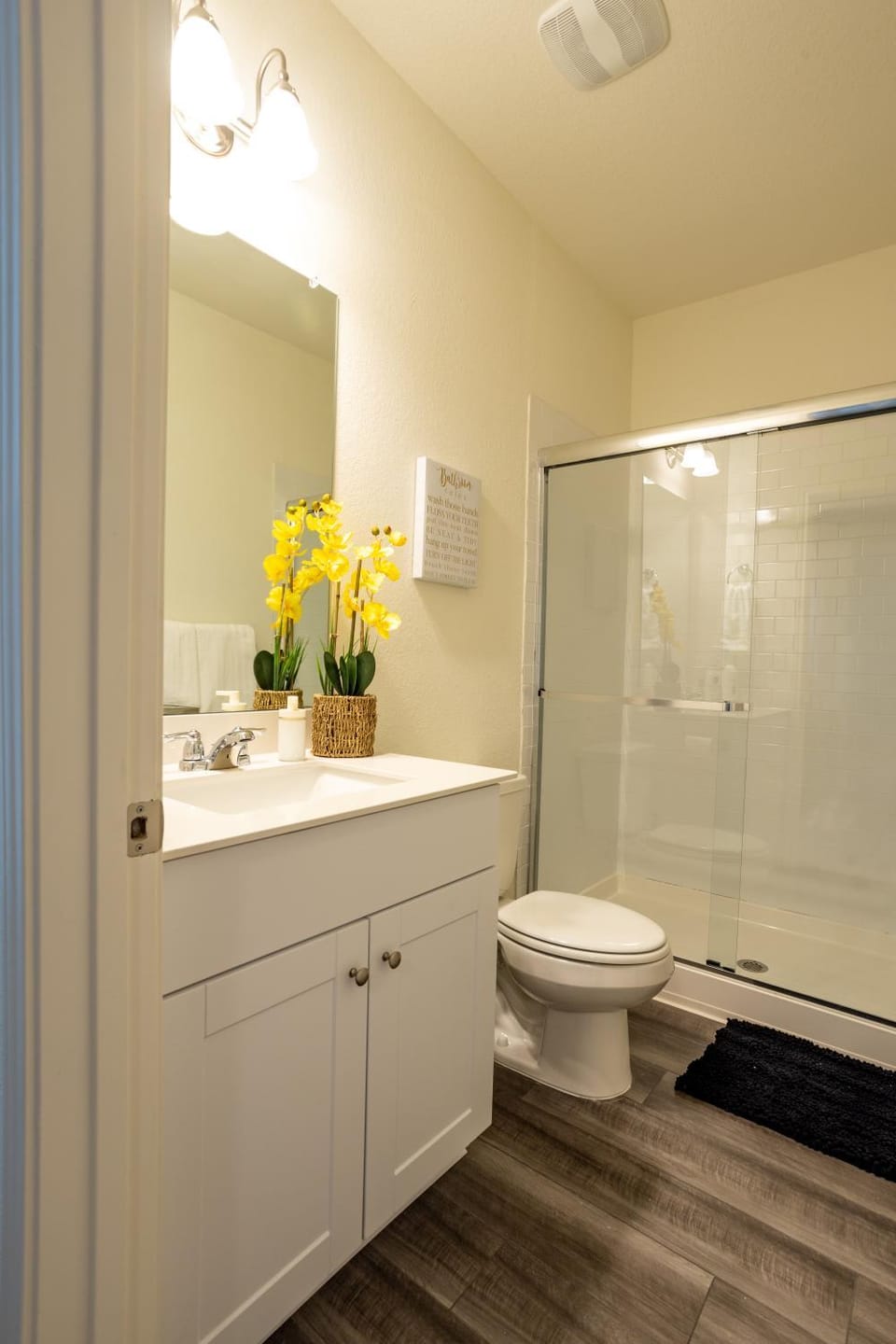Lavishly Decorated 3-Bedroom Home Near Samsung-Taylor with King-Sized Bed House in Rio Grande