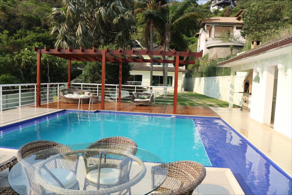 Casa Maravilhosa na Ferradura House in Armacao dos Buzios