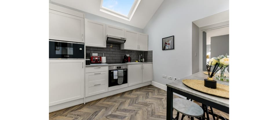 Kitchen or kitchenette, Dining area, minibar, oven, stove, toaster