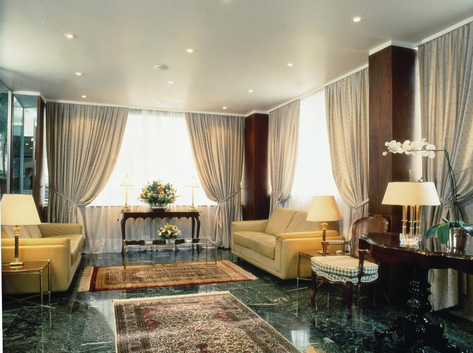 Decorative detail, Seating area