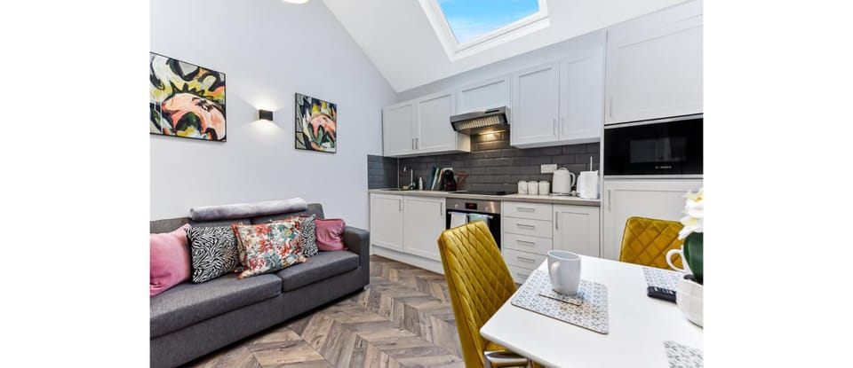Kitchen or kitchenette, Living room