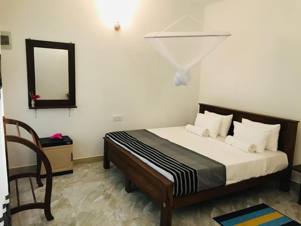 Bed, View (from property/room), Photo of the whole room, Bedroom