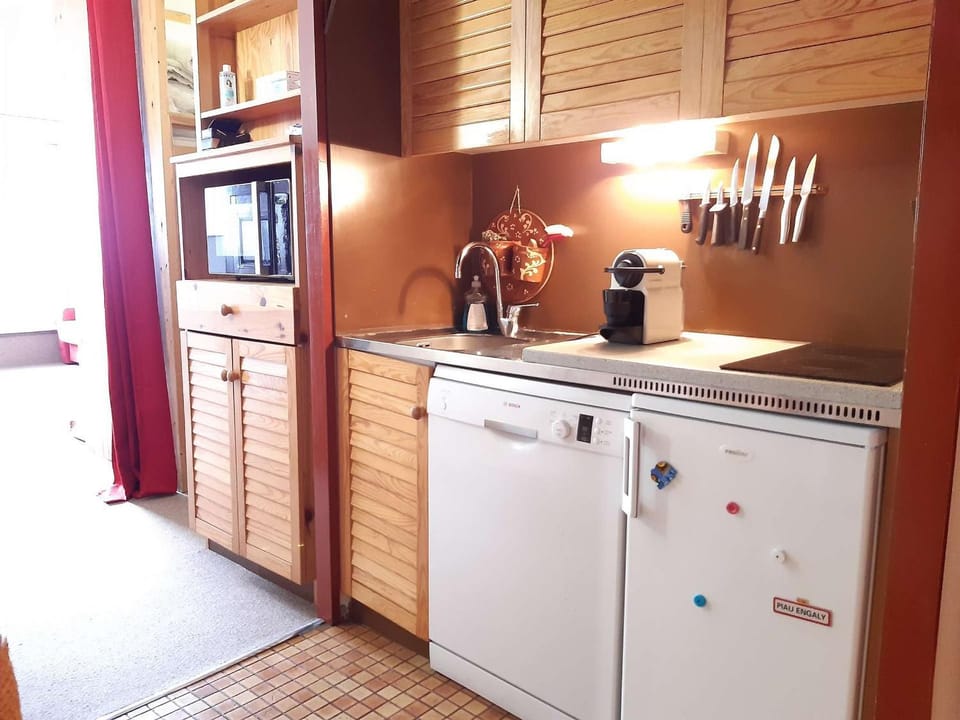 Studio Cabine cosy pour 6 pers. avec TV, kitchenette équipée et casier à ski à Piau-Engaly - FR-1-457-319 Cabin in Saint-Lary-Soulan