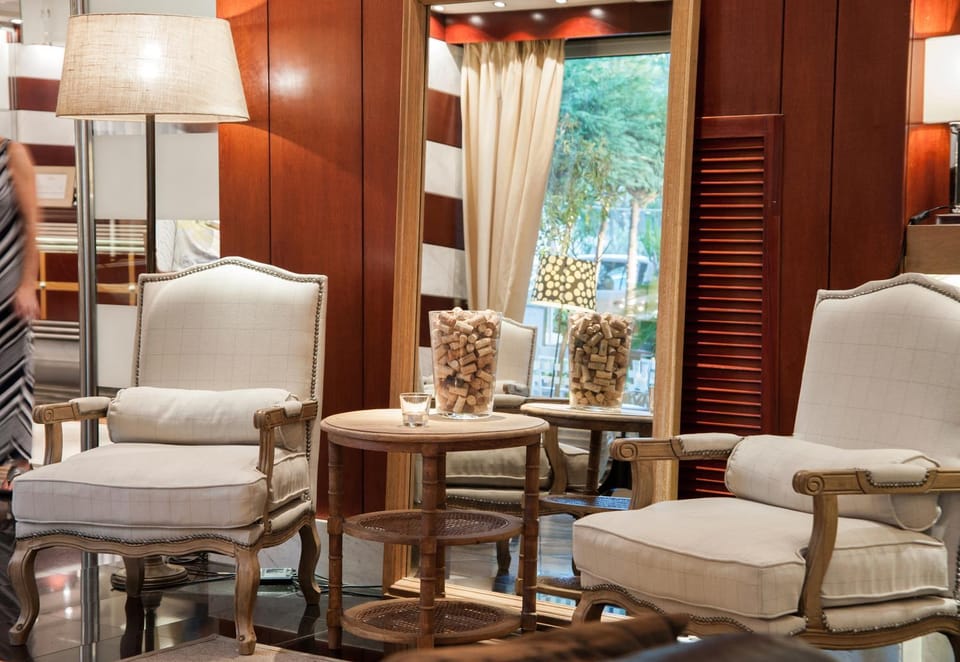 Lounge or bar