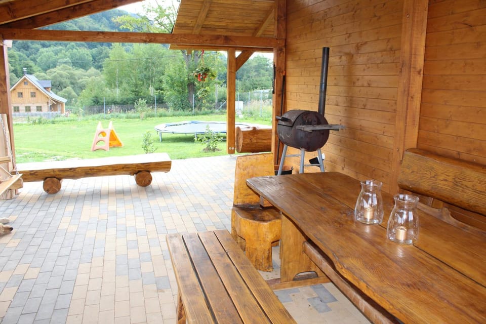 Property building, BBQ facilities, Balcony/Terrace