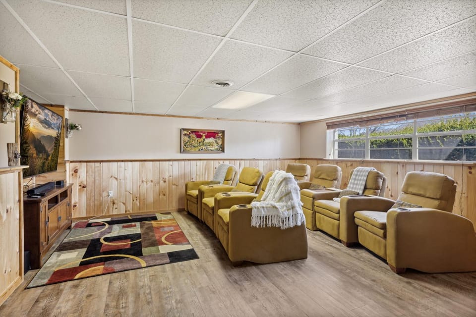 TV and multimedia, Living room, Seating area