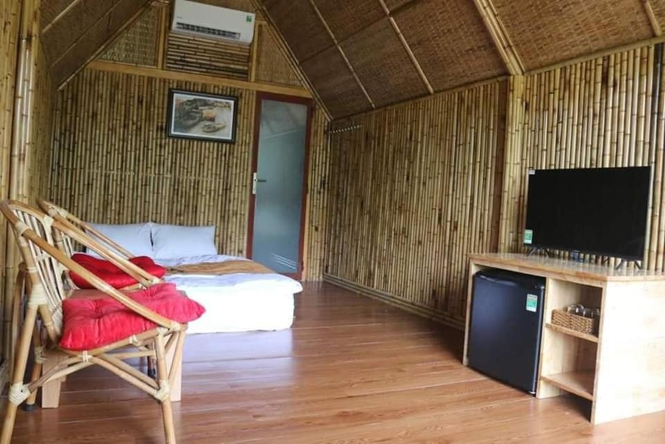 Bed, Bedroom, air conditioner