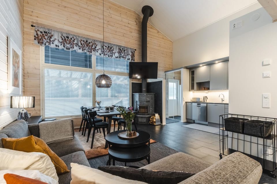 Kitchen or kitchenette, Seating area, Dining area, flat iron