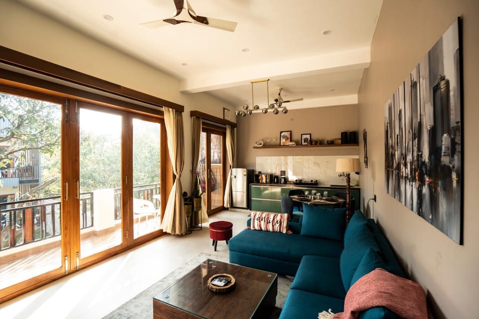Kitchen or kitchenette, Living room, Seating area, Dining area